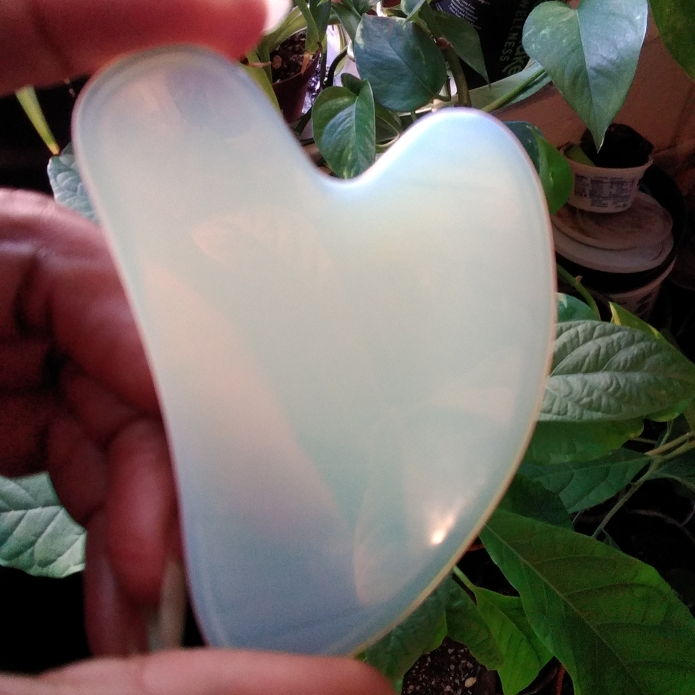 Opalite Gua Sha Facial Tool - Picture 2 of 7
